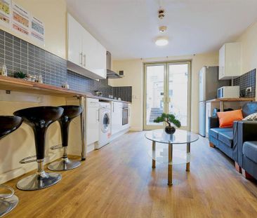 1 bedroom in a flat share to rent - Photo 4