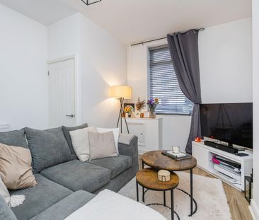 Oxford Street, Leigh, WN7 - Photo 3