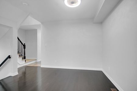 For Lease - 605 Sunburst Street, Leitrim, Ontario - Photo 5
