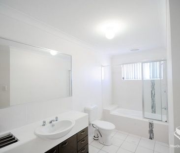 Fabulous home in great location - Photo 3