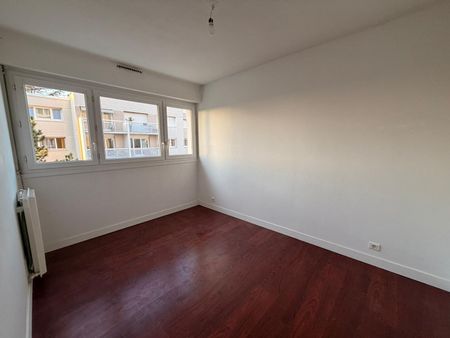 Location Appartement 3 pièces 61m² - Photo 3