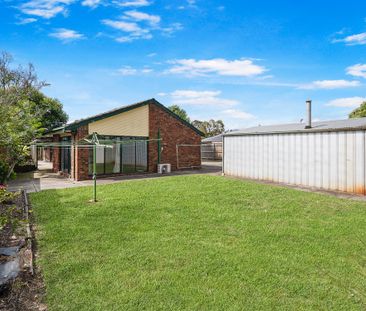 25 Cameron Way, Pakenham VIC 3810 - House For Rent | Domain - Photo 6