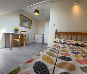 5 bedroom terraced house to rent - Photo 4