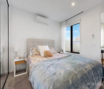 Spacious Two Bedroom Villa with Generous Outdoor Space - Photo 6