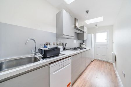 8 bedroom house to rent - Photo 3