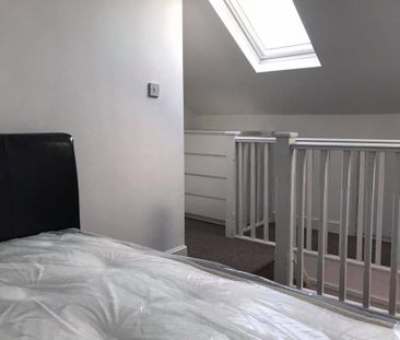 4 bedroom terraced house to rent - Photo 2