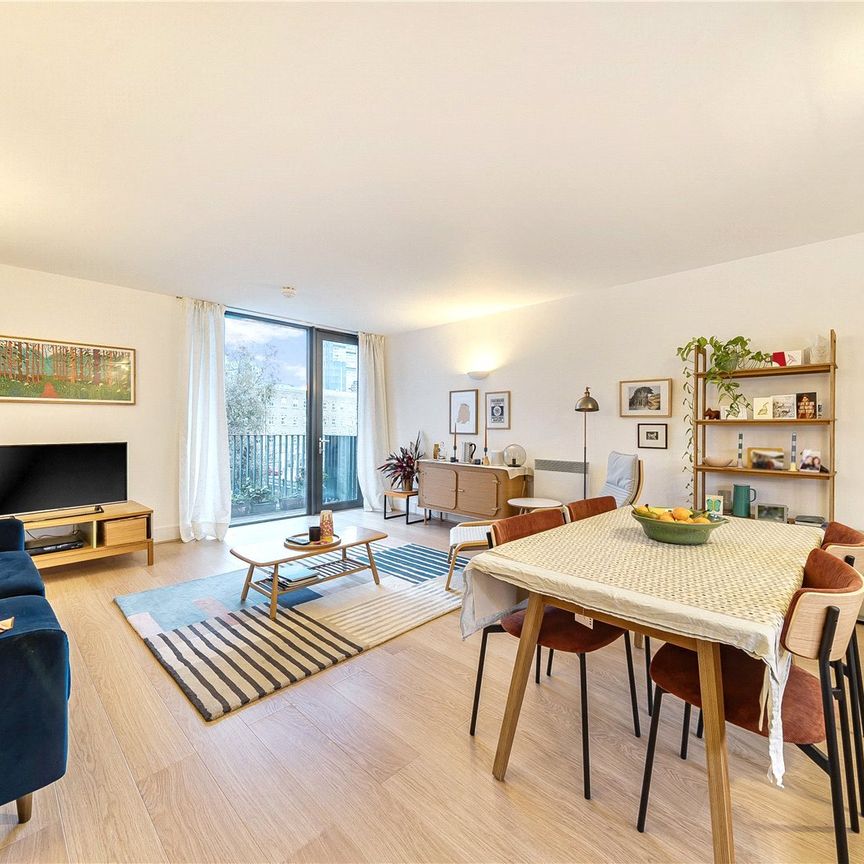 City Walk, London, SE1 3ES - Photo 1