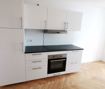 Schöne 2,5-Zimmer-Wohnung in saniertem Altbau in Bregenz mit Seesicht - Foto 4