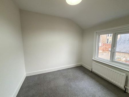3 bedroom terraced house to rent - Photo 5