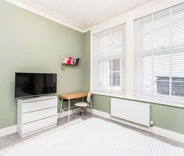 St Johns Road. Bournemouth, BH5 - Photo 3