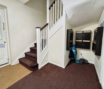 1 bedroom Flat To Let - Photo 3
