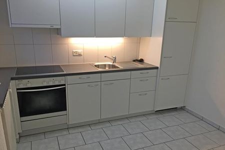 Attraktive Wohnung mit Gartensitzplatz - Photo 2