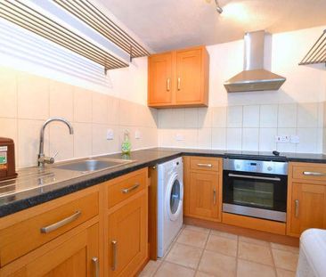 Minstrel Gardens, Surbiton, KT5 - Photo 3