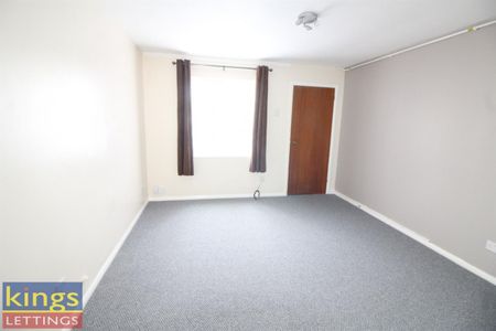 1 Bedroom Maisonette To Let - Photo 4