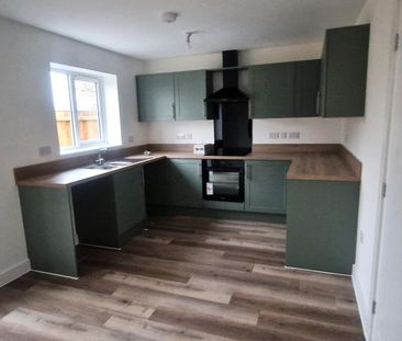 3 bedroom semi-detached house to rent - Photo 1