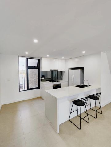 3 bed 2 bath - Photo 3