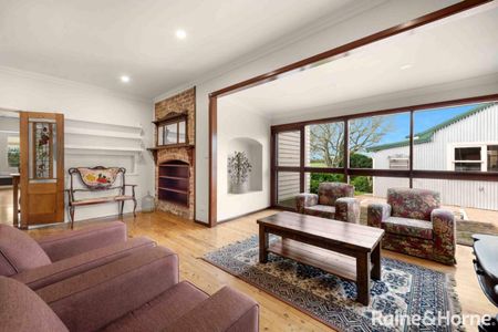 Rural Farmhouse - Photo 2