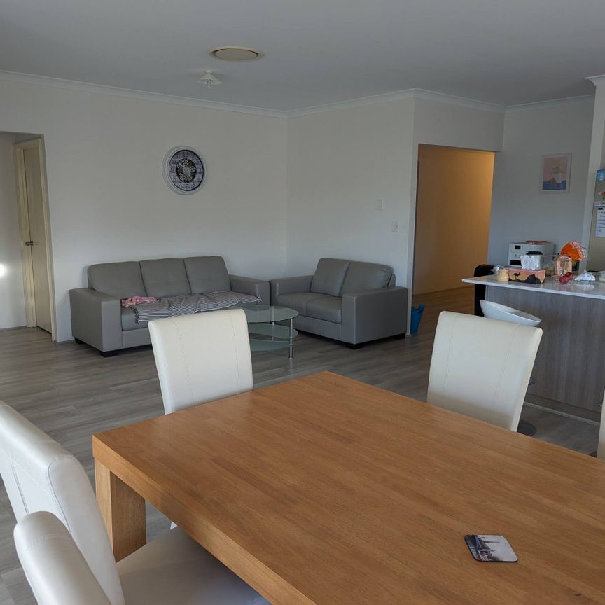 Maddington - Photo 1