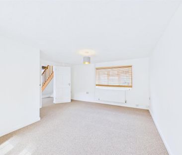 2 bedroom end of terrace house to rent - Photo 2