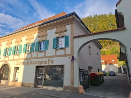 NEU - Zentrale 2-Zimmer-Altbauwohnung mit Küchenblock am Hauptplatz in Kapfenberg zu mieten ! - Foto 2