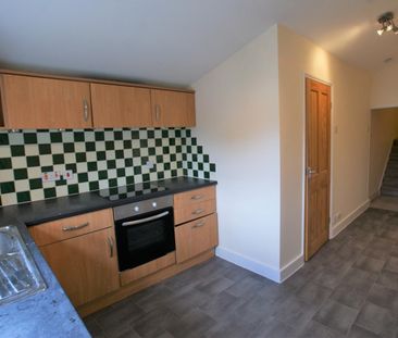 Hersham Road, Surrey - Photo 4