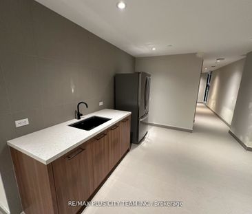 Riverside Square Lofts 15-45 , #1402 - Photo 5