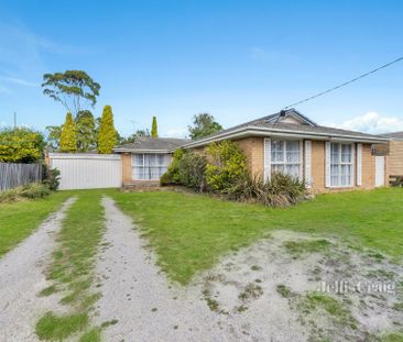 8 Ormiston Street, Mount Waverley - Photo 4