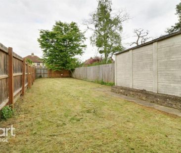 4 bedroom semi-detached house to rent - Photo 4