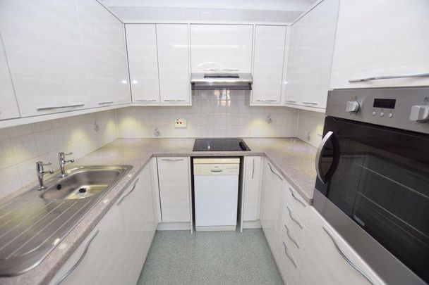 2 bedroom retirement property to rent - Photo 1