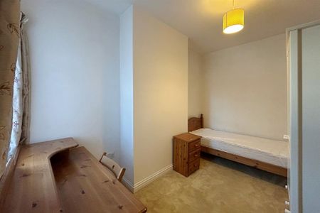 3 bedroom terraced house to rent - Photo 3