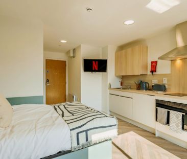 Courtyard View Studio Upper Floors - Photo 3