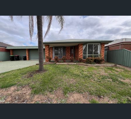 9 Sheehan Crescent, Shepparton, Vic 3630 - Photo 1