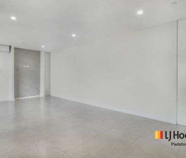 Sleek & Modern One-Bedroom Apartment - Move-In Ready - Photo 1