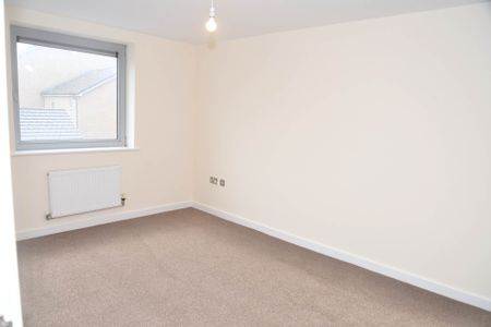Guide Price £1,350 pcm - Available 08/11/2025 - Unfurnished - Photo 5