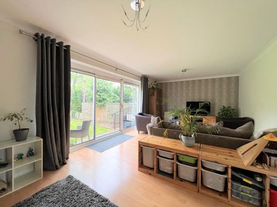 Gloucester Drive, Staines, Surrey, TW18 - Photo 1