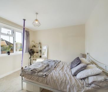 4 bedroom detached bungalow to rent - Photo 1