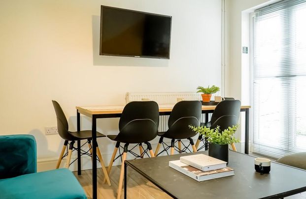 6 bedroom house to rent - Photo 1