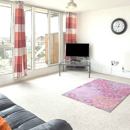 2 Bed Flat, Eastern Quay Apts, E16 - Photo 1