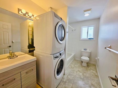 For Lease - 12 Revelstoke Court Unit# Upper, Barrie, Ontario - Photo 4