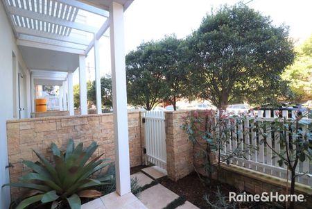Charming 1-Bedroom Apartment in the Heart of Cronulla - Photo 4