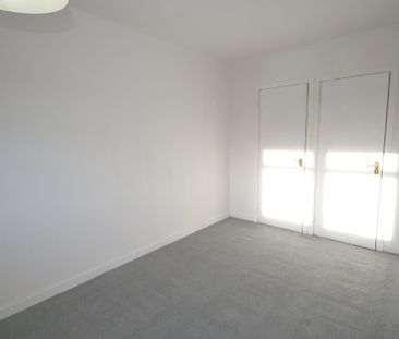 Main Street, Spacious 2 Bed Unfurnished Maisonette Apartment, Barrh... - Photo 1