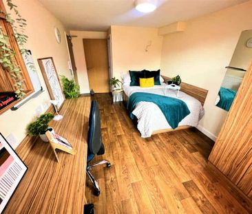 Premier Wet Room En-Suite - Photo 5