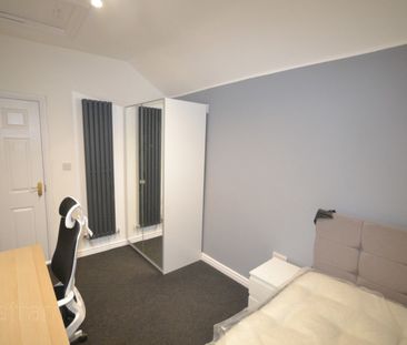 6 bed Semi-Detached House for Rent - Photo 1