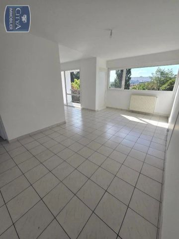 Appartement à louer 4 pièces 67.5m² - Photo 3