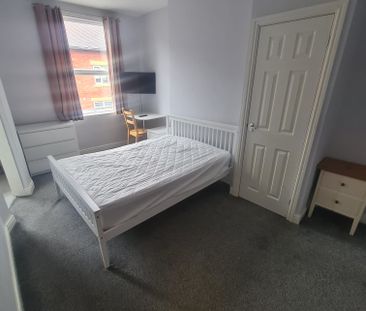 3 Bed - 19a Winston Gardens, Headingley, Leeds - LS6 3LA - Student - Photo 1