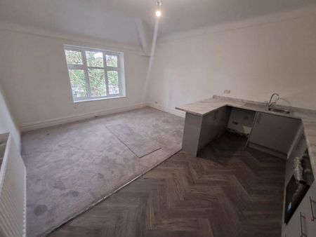 3 bedroom apartment to rent - Photo 5