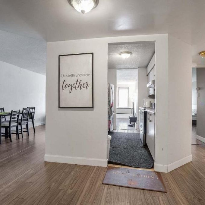 Top floor (12th) Fully-furnished penthouse $1,800/month Montreal - Condo / apartment for rent Ville-Marie - Photo 1