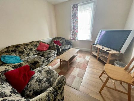 TWO DOUBLE BEDROOM STUDENT, CHARMINSTER (P03329) - Photo 4