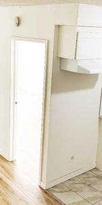 Très beau 3 1/2 rénové - Photo 3