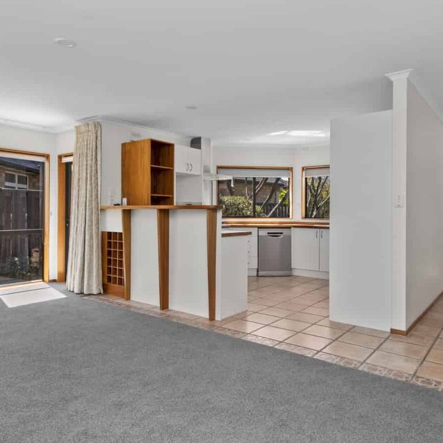 Private spacious Family Home in Huntington - Photo 1